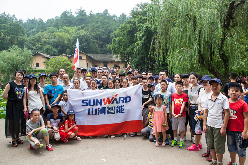 开挖机,坐游艇、飞机 山河智能开展员工家属开放日活动