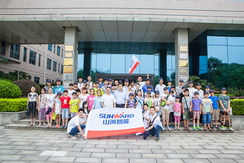 开挖机,坐游艇、飞机 山河智能开展员工家属开放日活动