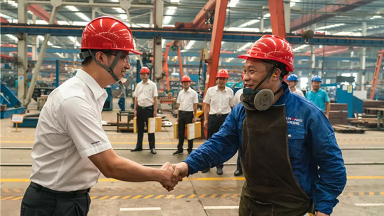 万力集团“送清凉”活动,慰问一线员工