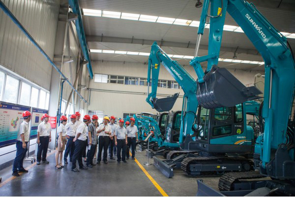 商务部合作司刘民强副司长一行调研山河智能