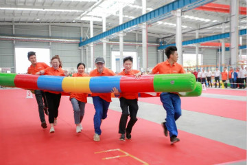 山河智能举办21周年庆祝表彰会暨趣味运动会